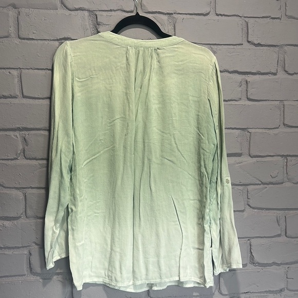 NWOT Bandolino Women's Light Green Blouse size L - Picture 3 of 4